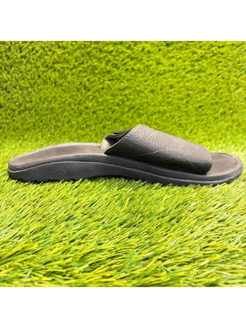 OluKai Nalu Slide Mens Size 11 Black Beach Outdoor Water Resistant Sandals